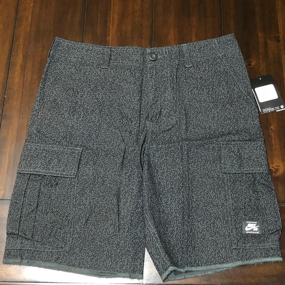 nike dri fit cargo shorts